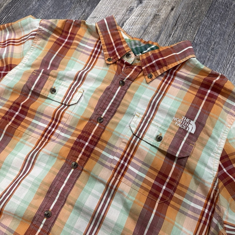 The North Face Short Sleeve Colorful Plaid Button Up Shirt Chest Logo Men's‎ XL